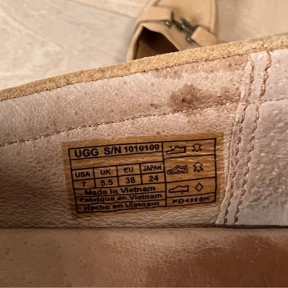 UGG Women’s Leather Moccasins in Tawny, Size 7, Tan - Picture 7 of 11